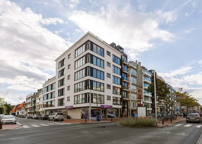 Huswell - Central Located Apartment With Parking In Knokke