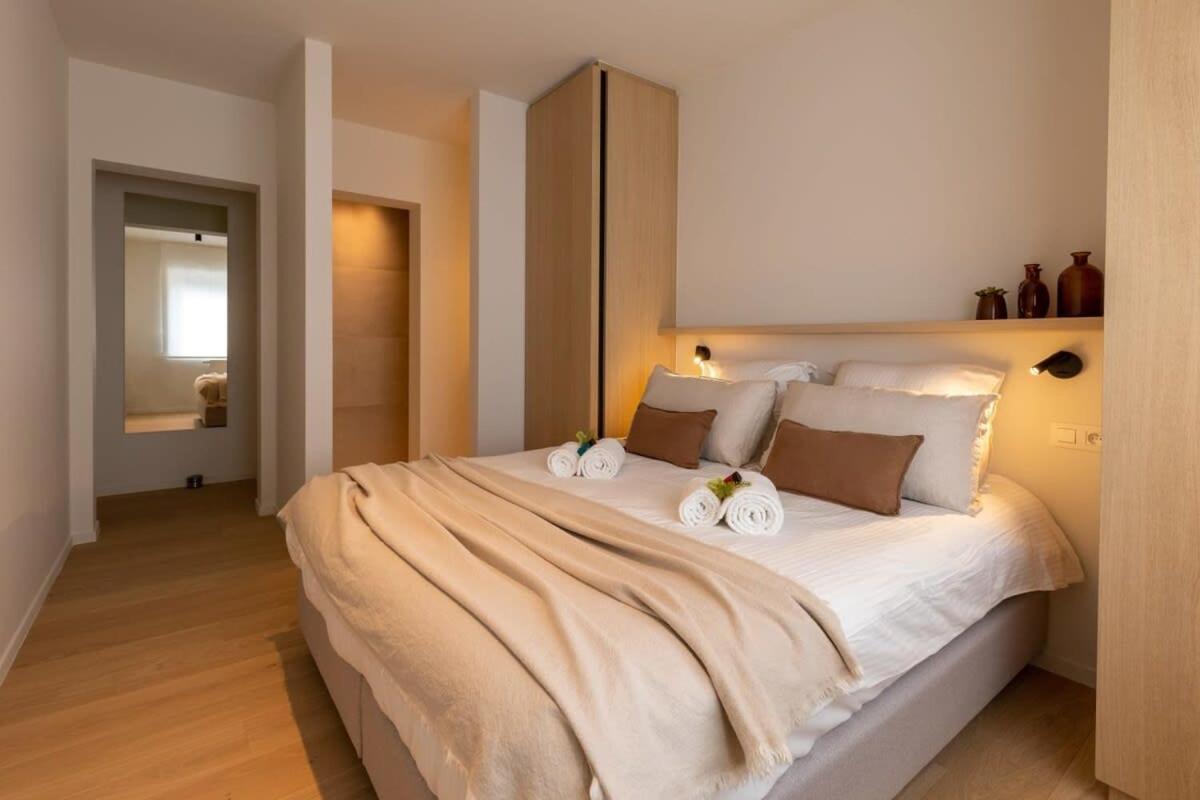 Huswell - Located With Parking In Appartement