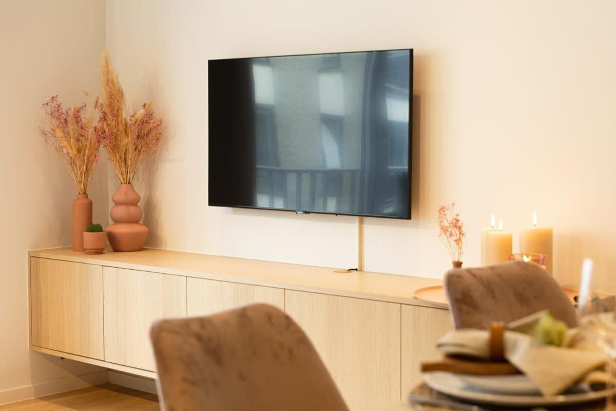 Huswell - Located With Parking In Appartement Knokke-Heist